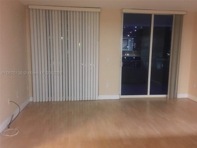 Comprar apartamento no Sail at Brickell 1407