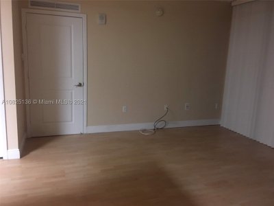 Comprar apartamento no Sail at Brickell 1407