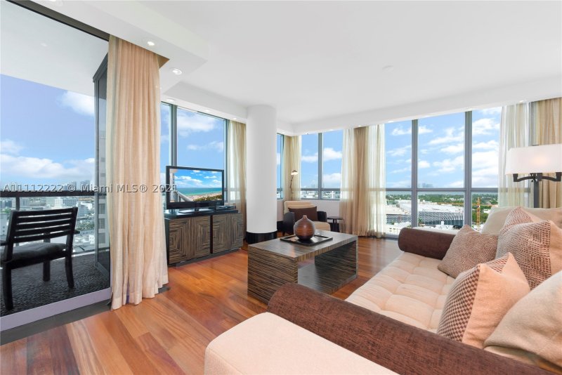 Apartment for rent at Setai 2402