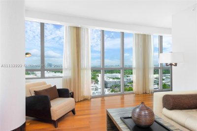 Aluguel de apartamento no Setai 2402