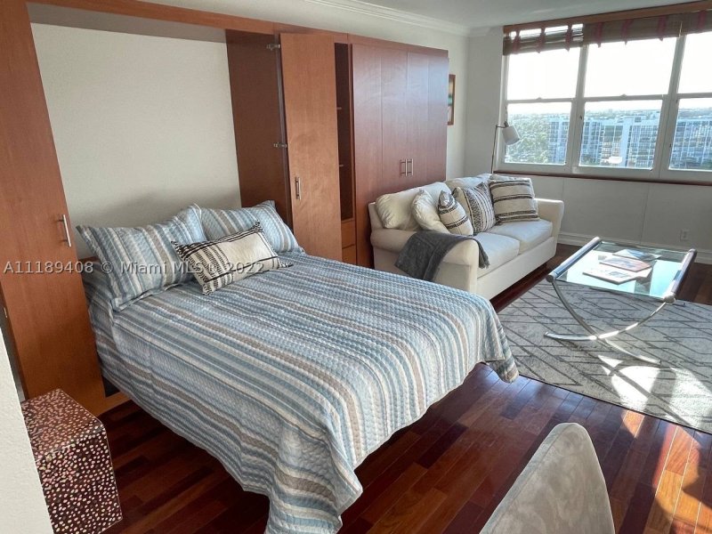 Alquiler de apartamento en The Wave Condo 1227 (AVAILA