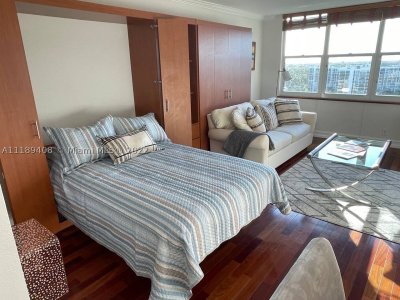 Alquiler de apartamento en The Wave Condo 1227 (AVAILA