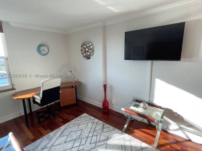 Alquiler de apartamento en The Wave Condo 1227 (AVAILA