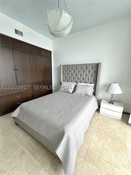 Condo for sale at Trump Tower One 1705