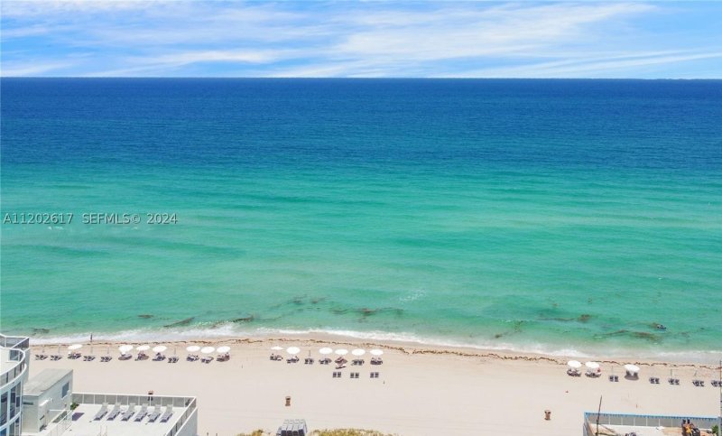 Condo for sale at Trump Tower One 1705