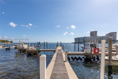 Comprar apartamento en Beacon Harbour 302