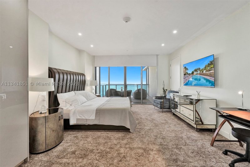 Apartment for rent at St Regis Bal Harbour Center Tower 2501