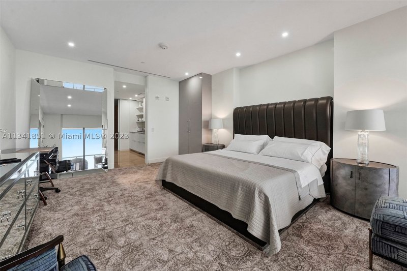 Apartment for rent at St Regis Bal Harbour Center Tower 2501