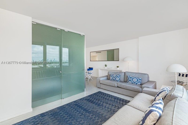 Alquiler de apartamento en Roney Palace 1032