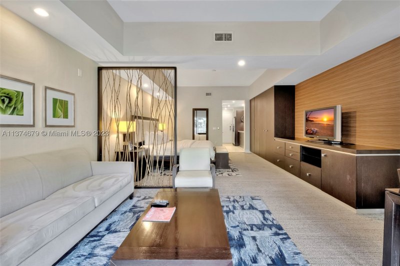 Condo for sale at The Blue Doral 606