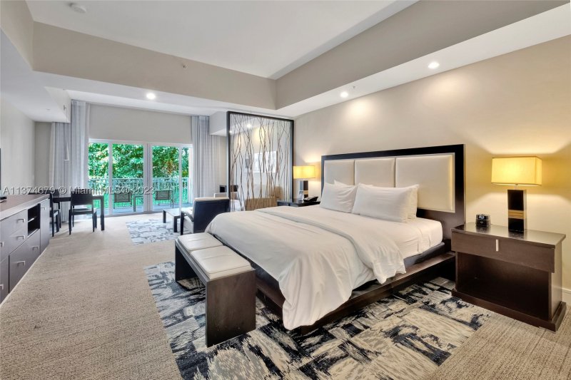 Condo for sale at The Blue Doral 606