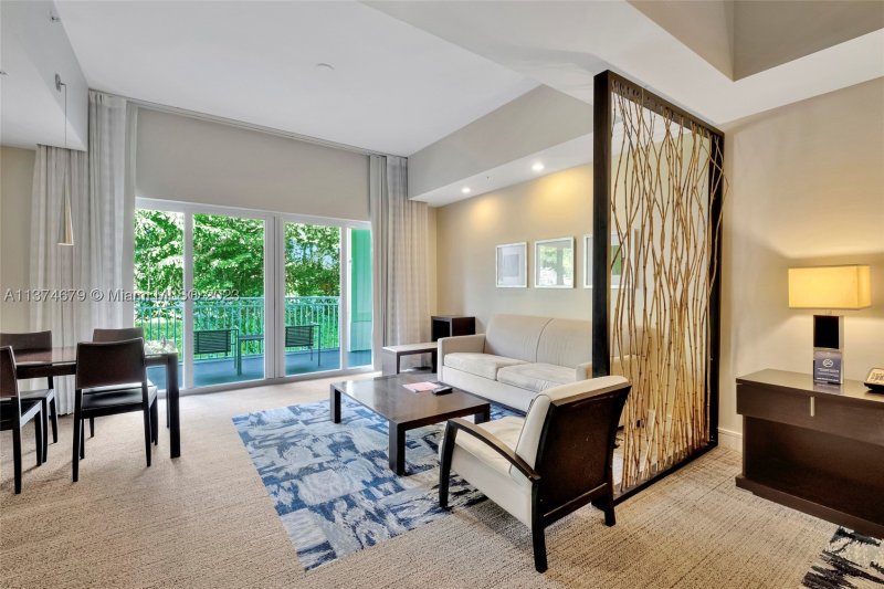 Condo for sale at The Blue Doral 606