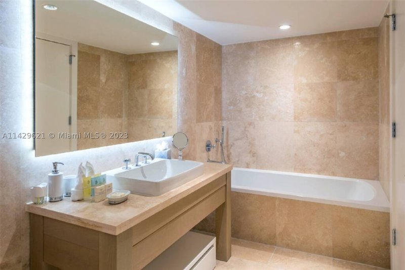 Apartment for rent at 1 Hotel & Homes South Beach 1108