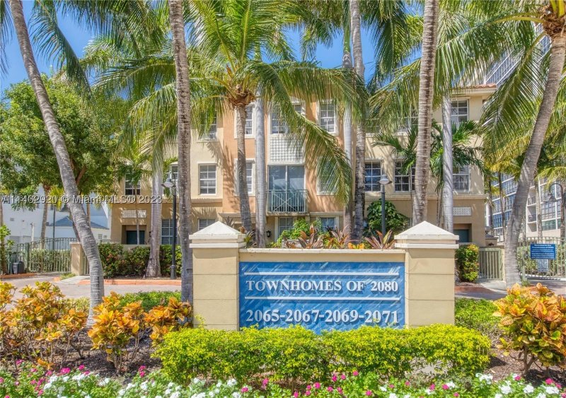 Apartment for rent at 2080 Ocean Drive TH12