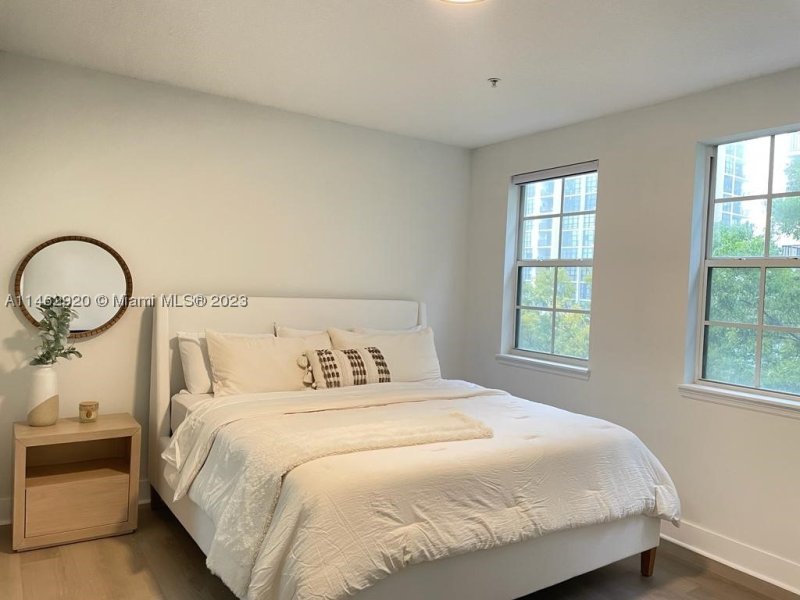 Apartment for rent at 2080 Ocean Drive TH12