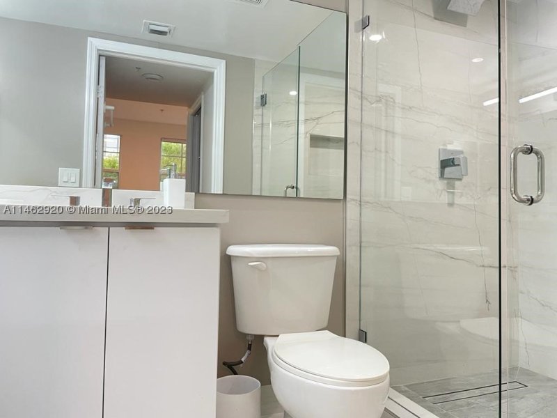 Apartment for rent at 2080 Ocean Drive TH12