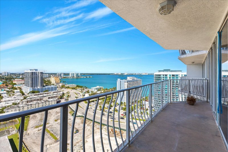 Comprar apartamento en Grandview Palace 2404
