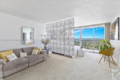 Comprar apartamento en Grandview Palace 2404