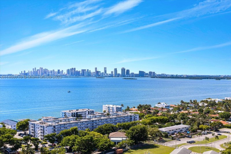Comprar apartamento en Grandview Palace 2404