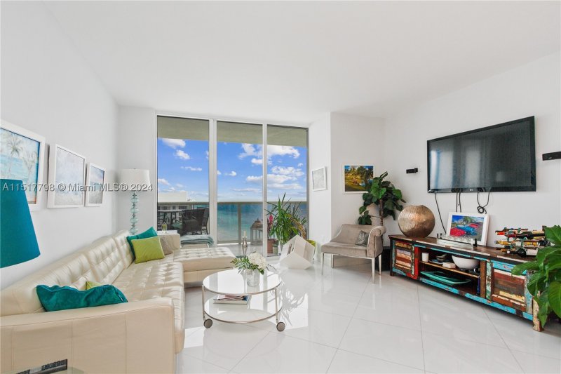 Condo for sale at Beach Club Two UP5010