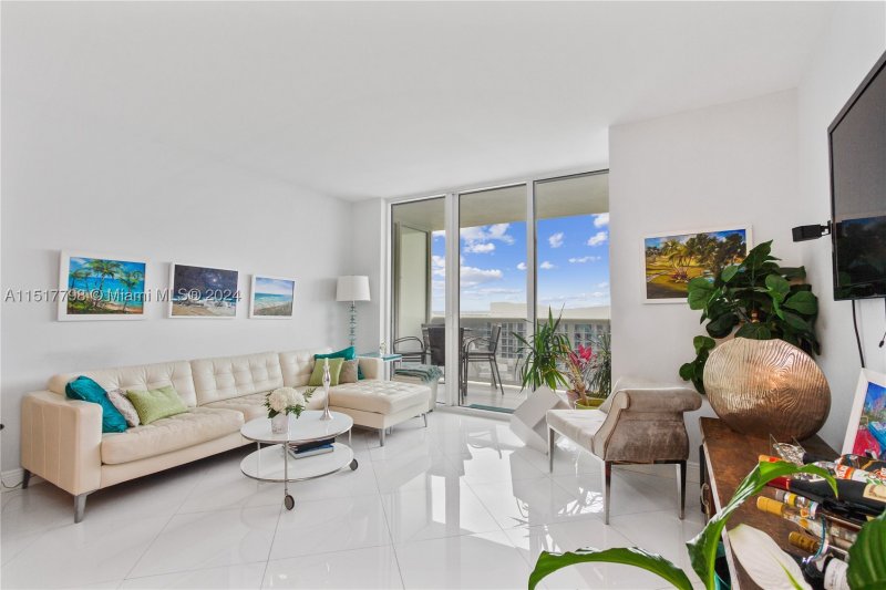 Condo for sale at Beach Club Two UP5010