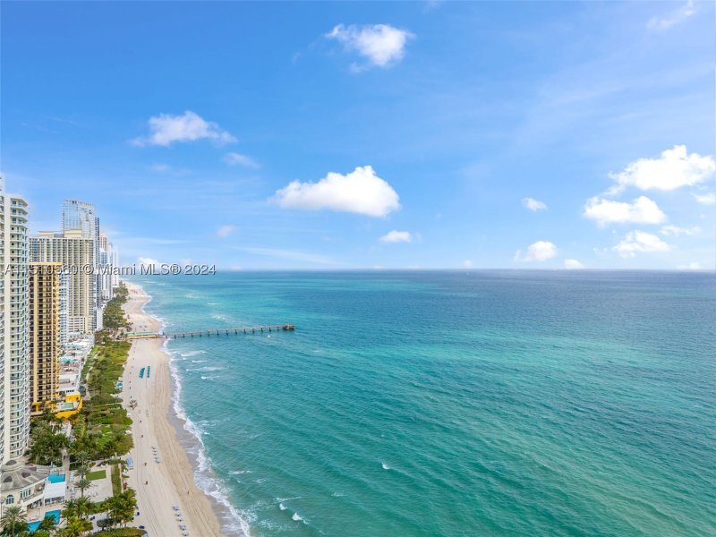Comprar apartamento no Trump Tower Two 2801