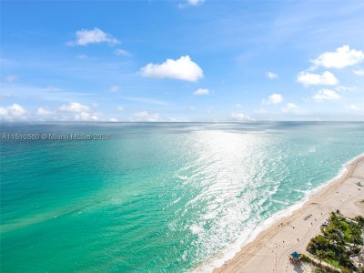 Comprar apartamento no Trump Tower Two 2801
