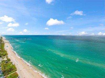 Comprar apartamento no Trump Tower Two 2801