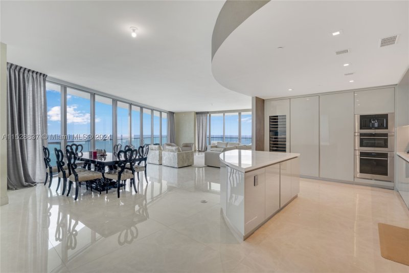 Condo for sale at Residences by Armani / Casa 2000