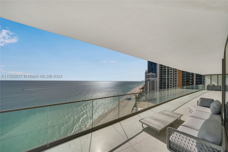 Condo for sale at Residences by Armani / Casa 2000