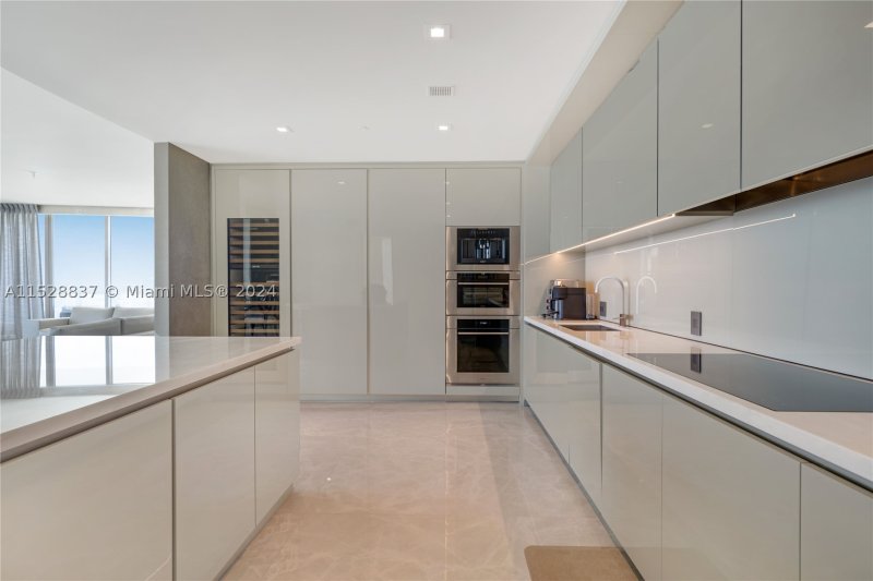 Condo for sale at Residences by Armani / Casa 2000
