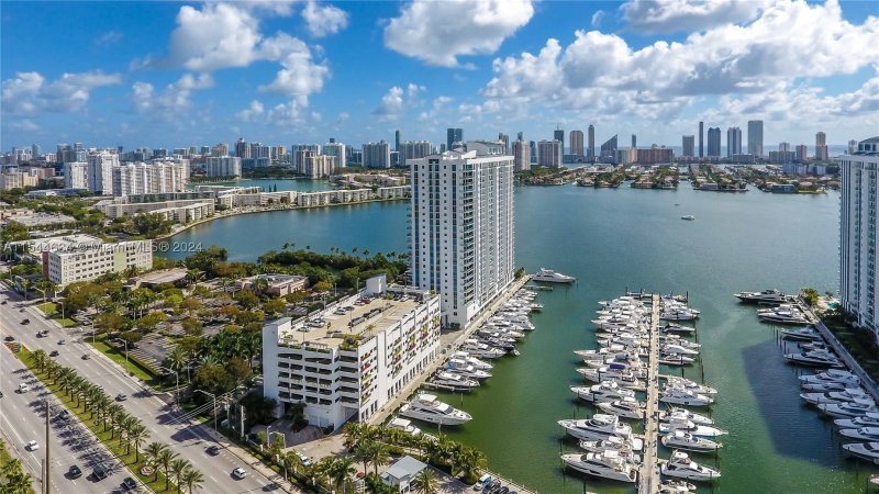 Comprar apartamento en Marina Palms Yacht Club 1201