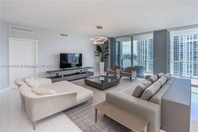 Comprar apartamento en Marina Palms Yacht Club 1201