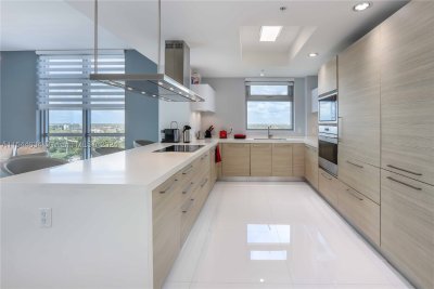 Comprar apartamento en Marina Palms Yacht Club 1201
