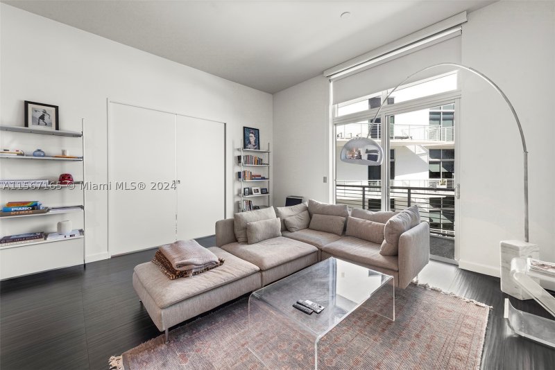 Condo for sale at The Meridian Lofts 517