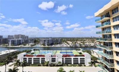 The Wave Condo Apt #1530