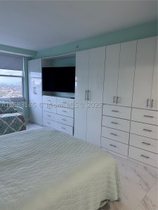 Aluguel de apartamento no The Wave Condo 1530