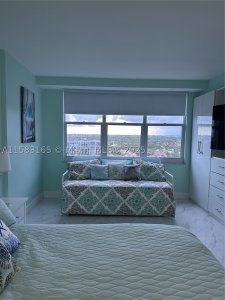 Aluguel de apartamento no The Wave Condo 1530