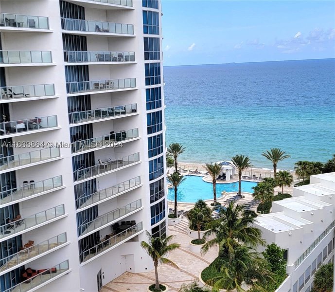 Apartment for rent at Alexander Towers 1105