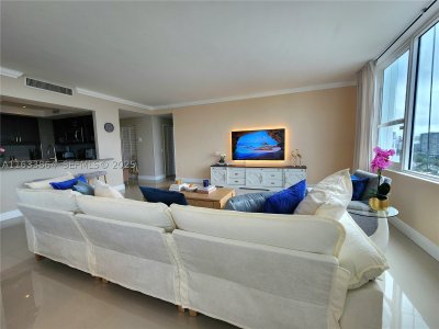 Aluguel de apartamento no Alexander Towers 1105