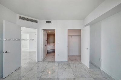 Comprar apartamento no 500 Brickell West Tower 3401