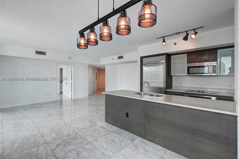 Condo for sale at 500 Brickell West Tower 3401