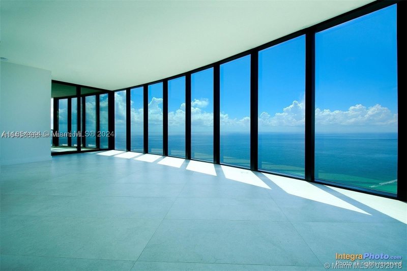 Aluguel de apartamento no Porsche Design Tower 5001