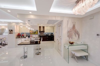 Comprar apartamento no Balmoral Condo 5O/complete