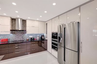 Comprar apartamento no Balmoral Condo 5O/complete