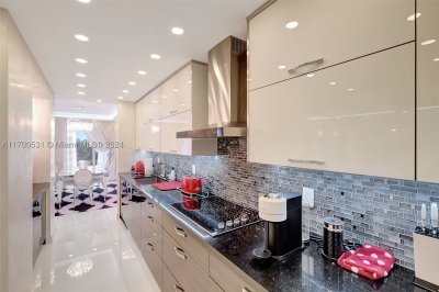 Comprar apartamento no Balmoral Condo 5O/complete