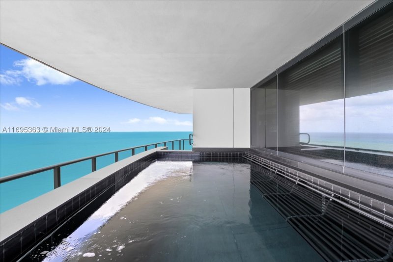Condo for sale at Porsche Design Tower 3405