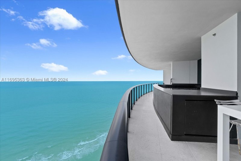 Condo for sale at Porsche Design Tower 3405