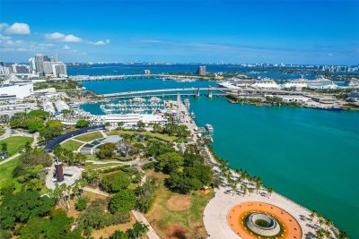 Comprar apartamento no 50 Biscayne 4208