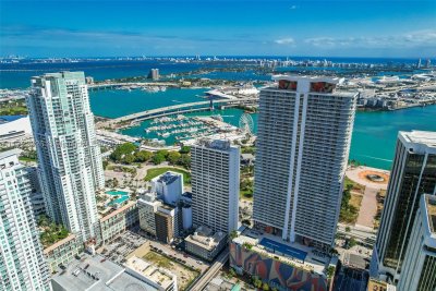 Comprar apartamento no 50 Biscayne 4208